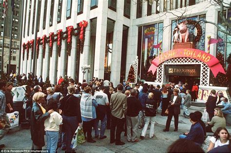 fao schwarz nyc old location.